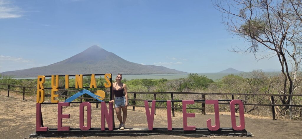 Leon Viejo Ruins viewpoint Momotombo