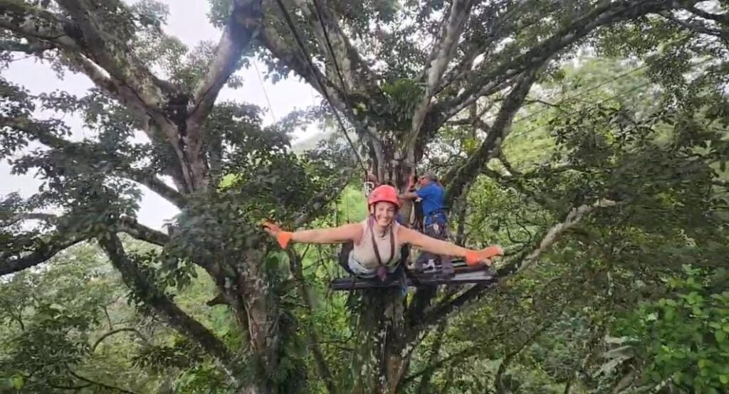 Superman zipline Mombacho Volcano